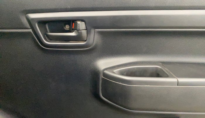 2019 Maruti S PRESSO VXI PLUS AMT, Petrol, Automatic, 46,374 km, Driver Side Door Panels Control