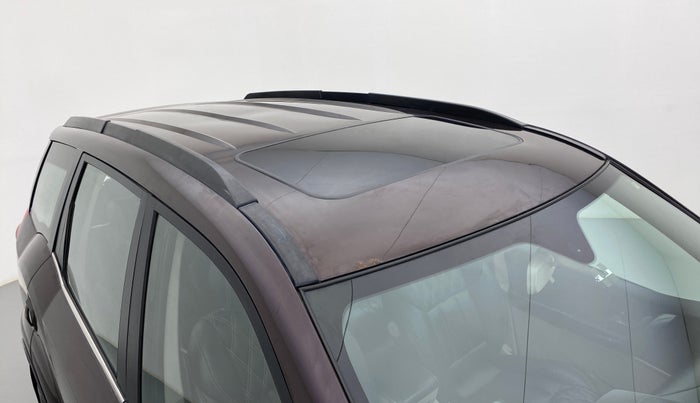 2018 Mahindra XUV500 W10, Diesel, Manual, 70,384 km, Roof