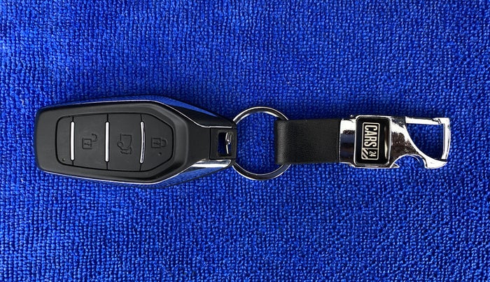 2018 Mahindra XUV500 W10, Diesel, Manual, 70,384 km, Key Close Up