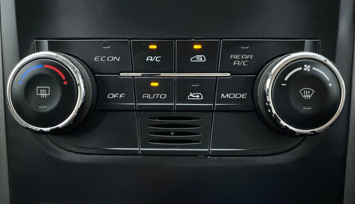 2018 Mahindra XUV500 W10, Diesel, Manual, 70,384 km, Automatic Climate Control