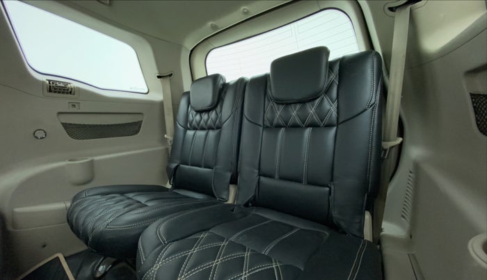 2018 Mahindra XUV500 W10, Diesel, Manual, 70,384 km, Third Seat Row ( optional )