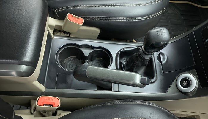 2018 Mahindra XUV500 W10, Diesel, Manual, 70,384 km, Gear Lever