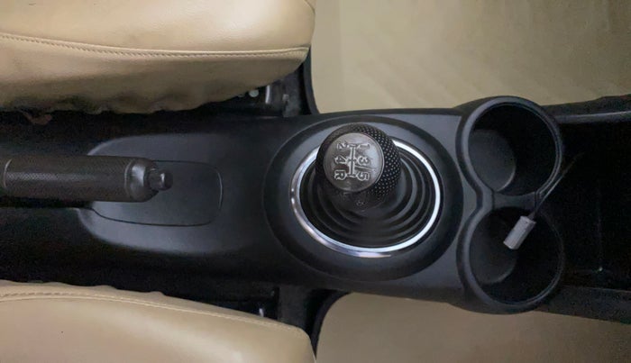 2015 Honda Amaze 1.2L I-VTEC S, Petrol, Manual, 31,218 km, Gear Lever