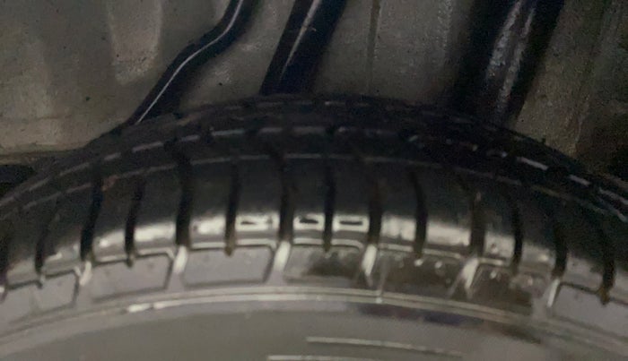 2015 Honda Amaze 1.2L I-VTEC S, Petrol, Manual, 31,218 km, Left Rear Tyre Tread