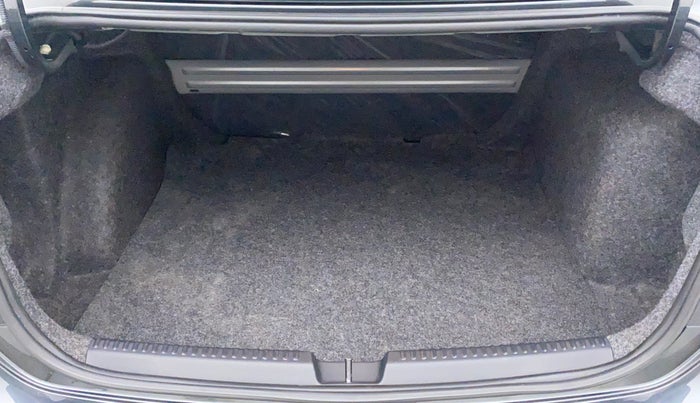 2022 Volkswagen Vento HIGHLINE PLUS 1.0L TSI AT, Petrol, Automatic, 23,943 km, Boot Inside