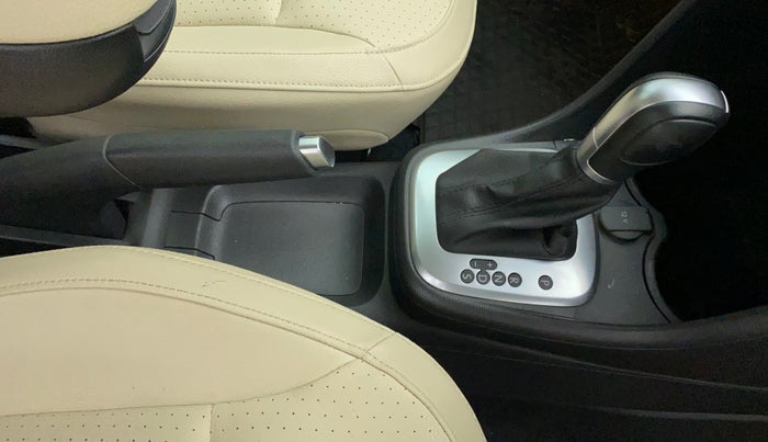 2022 Volkswagen Vento HIGHLINE PLUS 1.0L TSI AT, Petrol, Automatic, 23,943 km, Gear Lever