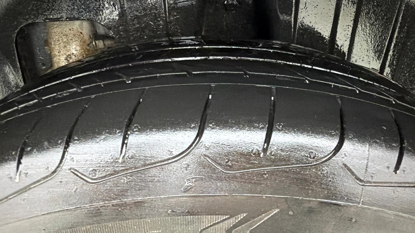 2019 Mahindra XUV300 W6 1.2 PETROL, Petrol, Manual, 78,347 km, Left Rear Tyre Tread