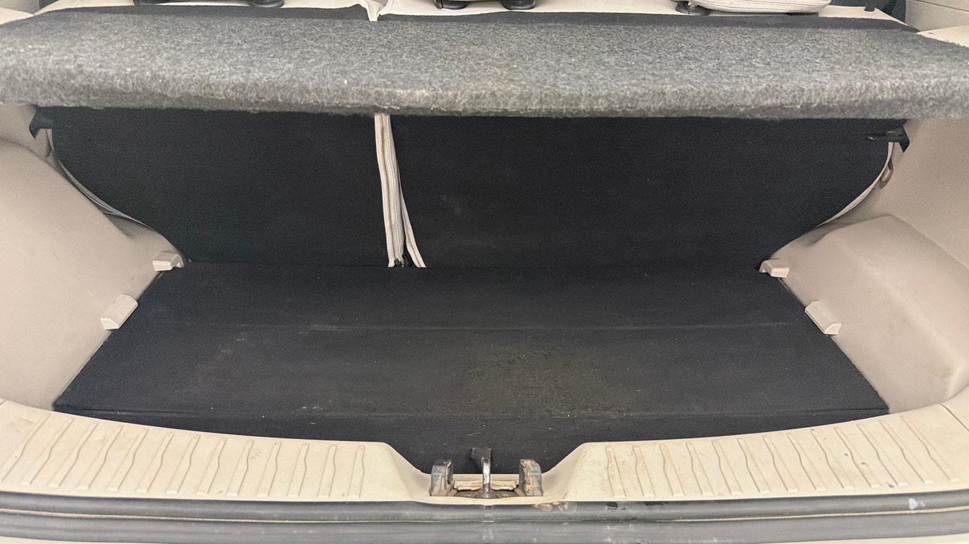 2019 Mahindra XUV300 W6 1.2 PETROL, Petrol, Manual, 78,347 km, Boot Inside