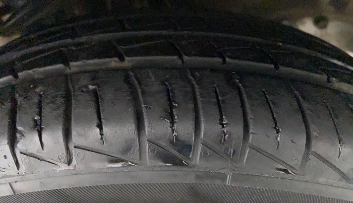 2021 Maruti Alto VXI, Petrol, Manual, 14,583 km, Left Front Tyre Tread