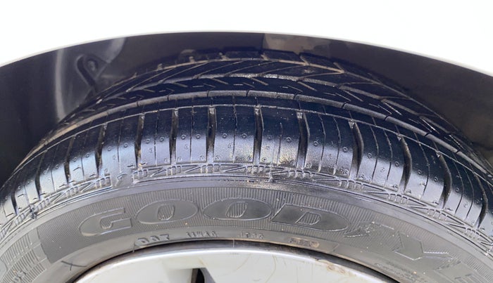 2014 Hyundai Xcent BASE 1.2, Petrol, Manual, 74,800 km, Left Front Tyre Tread