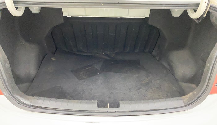 2014 Hyundai Xcent BASE 1.2, Petrol, Manual, 74,800 km, Boot Inside