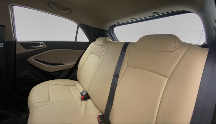 2017 Hyundai Elite i20 SPORTZ 1.2, Petrol, Manual, 32,251 km, Right Side Door Cabin View