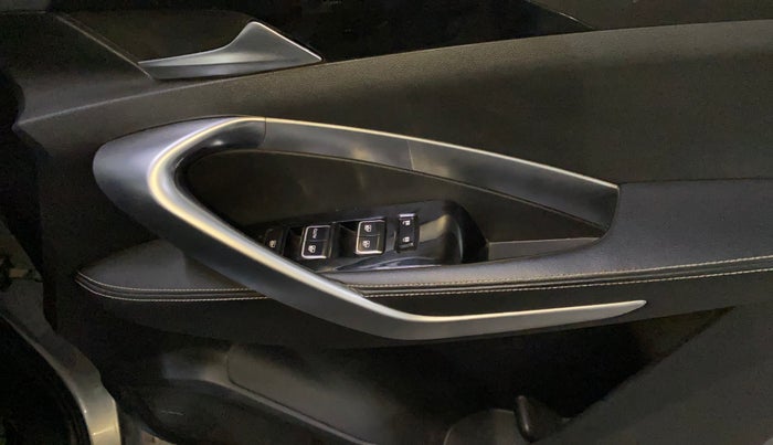 2020 MG HECTOR SHARP 1.5 DCT PETROL, Petrol, Automatic, 63,928 km, Driver Side Door Panels Control