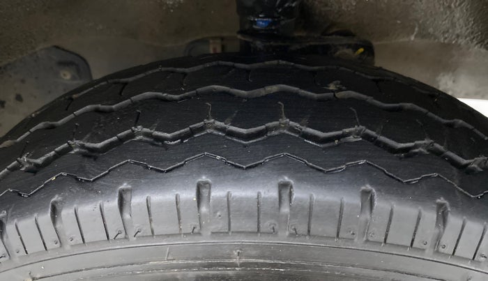 2021 Maruti Eeco 5 STR WITH AC PLUSHTR, Petrol, Manual, 7,954 km, Right Front Tyre Tread