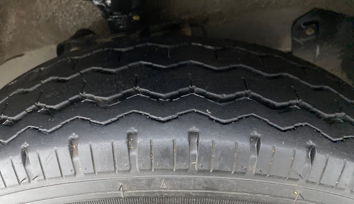 2021 Maruti Eeco 5 STR WITH AC PLUSHTR, Petrol, Manual, 7,954 km, Left Front Tyre Tread