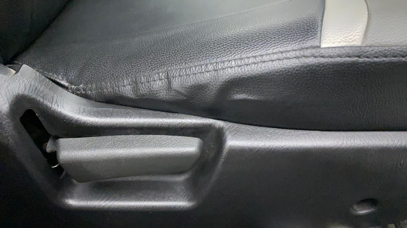 2022 Maruti Alto LXI OPT CNG, CNG, Manual, 25,878 km, Driver Side Adjustment Panel