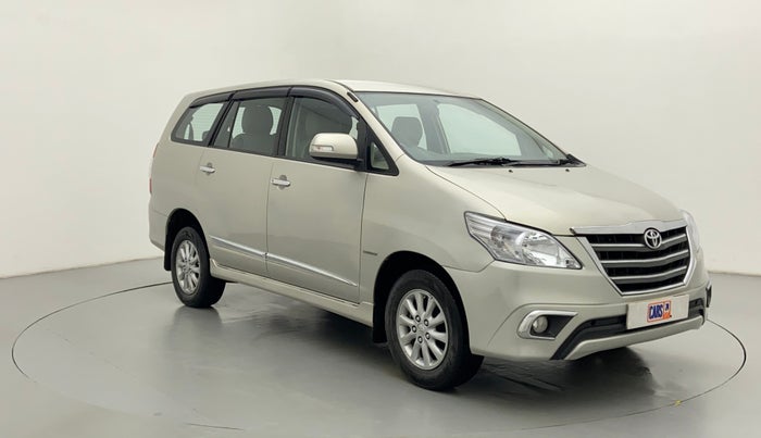 2014 Toyota Innova 2.5 VX 7 STR BS IV, Diesel, Manual, 1,11,630 km, Right Front Diagonal
