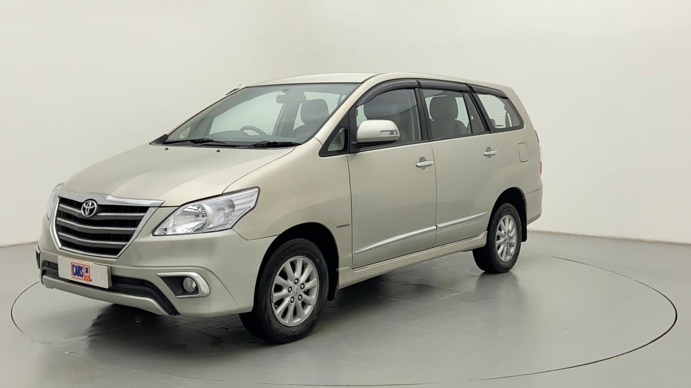 2014 Toyota Innova 2.5 VX 7 STR BS IV, Diesel, Manual, 1,11,630 km, Left Front Diagonal
