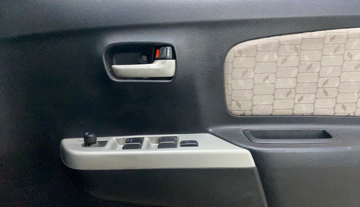 2016 Maruti Wagon R 1.0 VXI, CNG, Manual, 33,809 km, Driver Side Door Panels Control
