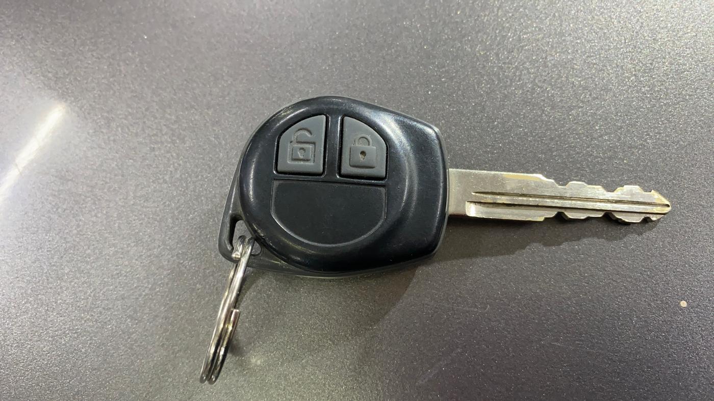 2016 Maruti Wagon R 1.0 VXI, CNG, Manual, 33,809 km, Key Close Up