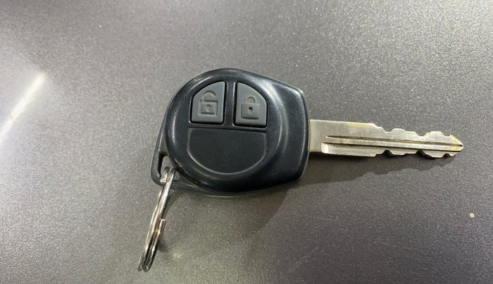 2016 Maruti Wagon R 1.0 VXI, CNG, Manual, 33,809 km, Key Close Up