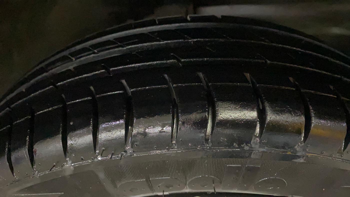 2016 Maruti Wagon R 1.0 VXI, CNG, Manual, 33,809 km, Right Front Tyre Tread
