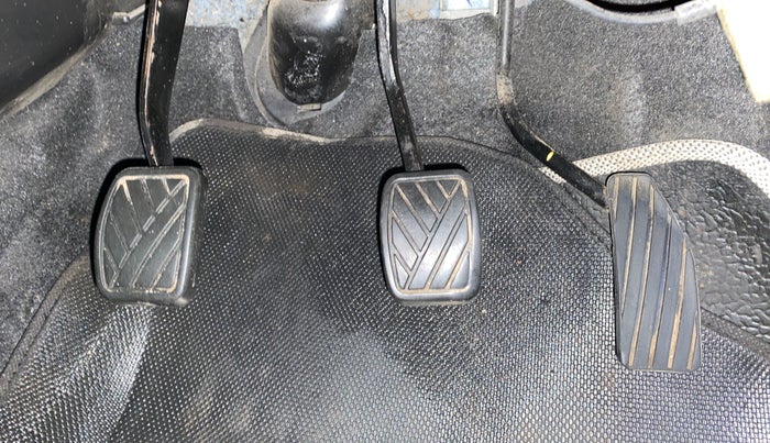 2016 Maruti Wagon R 1.0 VXI, CNG, Manual, 33,809 km, Pedals