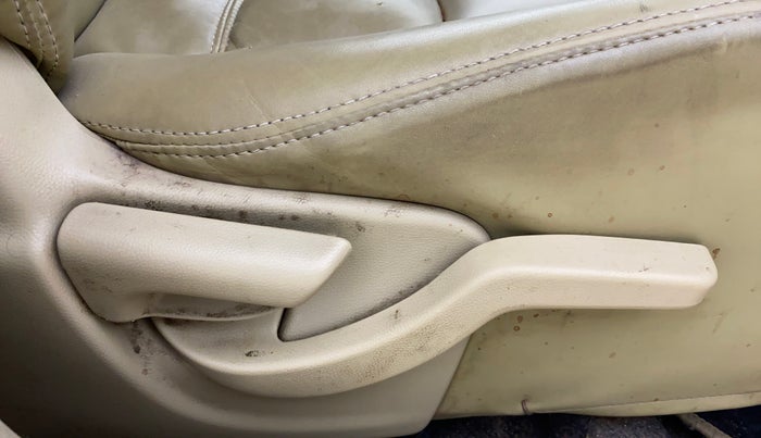 2013 Honda Brio S MT, CNG, Manual, 98,861 km, Driver Side Adjustment Panel