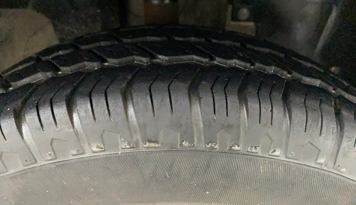 2015 Renault Kwid RXT 0.8, Petrol, Manual, 53,313 km, Right Front Tyre Tread