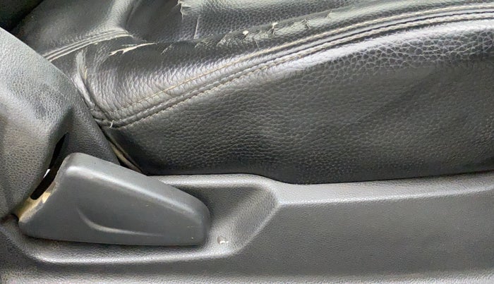 2015 Renault Kwid RXT 0.8, Petrol, Manual, 53,313 km, Driver Side Adjustment Panel