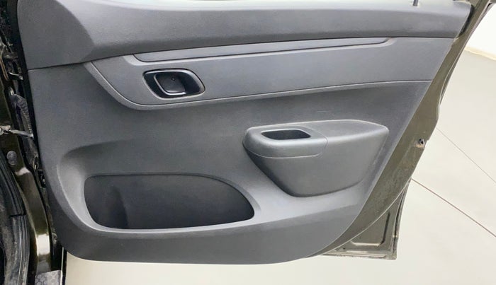 2015 Renault Kwid RXT 0.8, Petrol, Manual, 53,313 km, Driver Side Door Panels Control