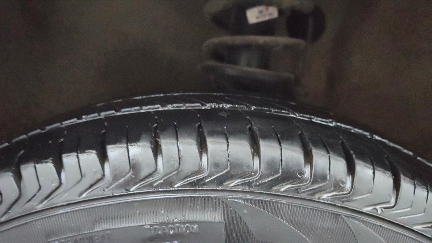 2014 Maruti Alto 800 LXI CNG, CNG, Manual, 1,34,395 km, Left Front Tyre Tread