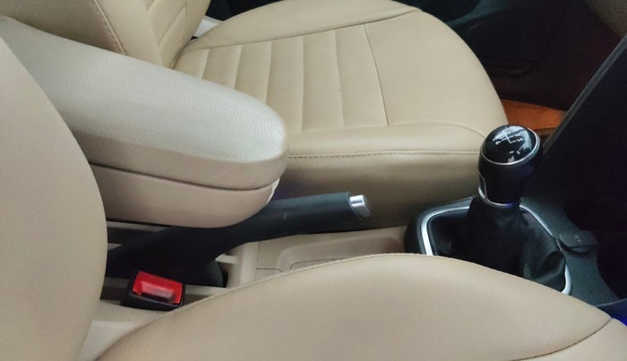 2017 Volkswagen Ameo HIGHLINE1.5L, Diesel, Manual, 86,048 km, Gear Lever