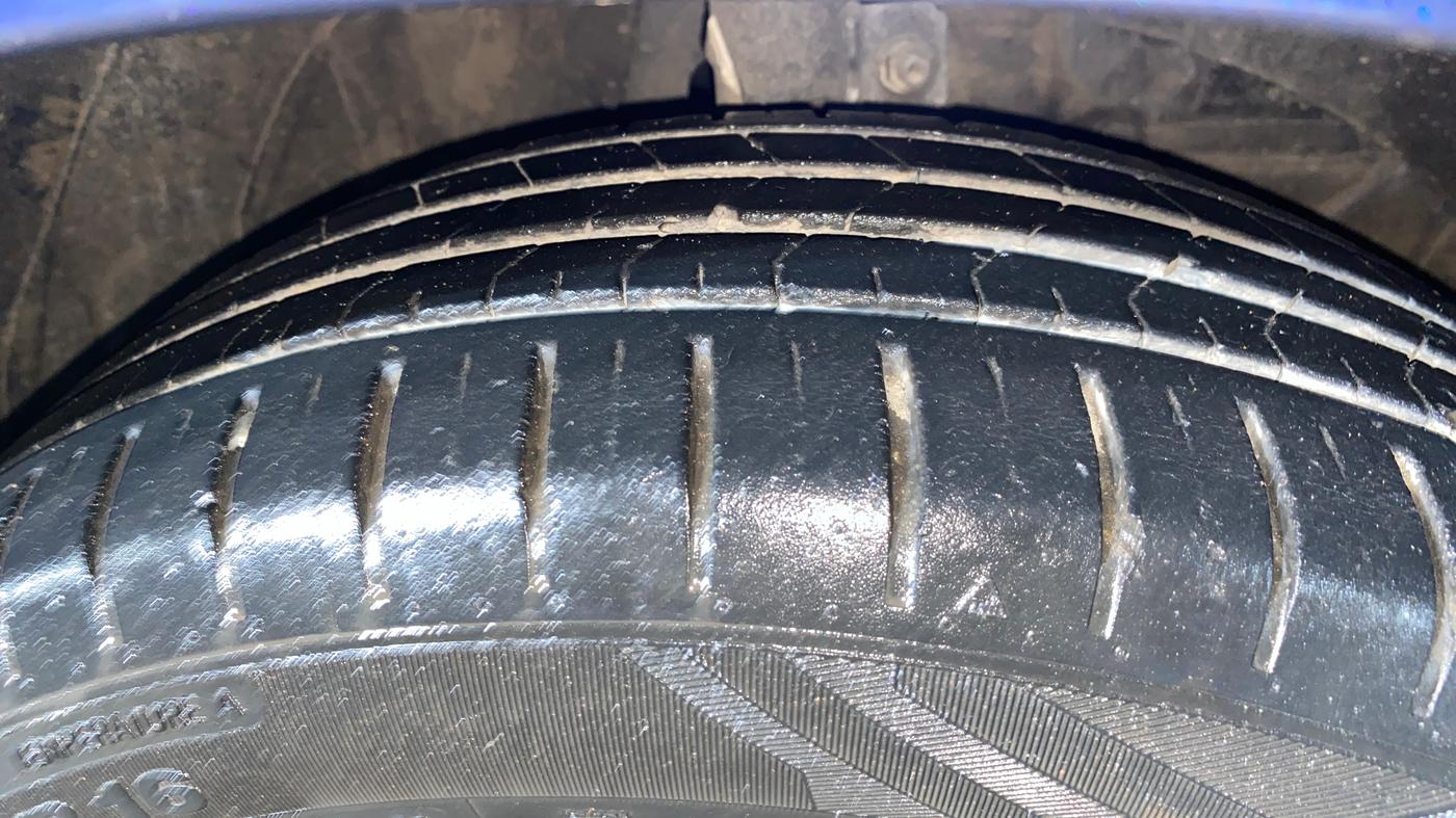 2021 Toyota Glanza G CVT, Petrol, Automatic, 39,919 km, Right Front Tyre Tread