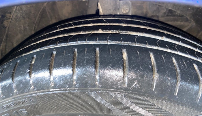 2021 Toyota Glanza G CVT, Petrol, Automatic, 39,919 km, Right Front Tyre Tread