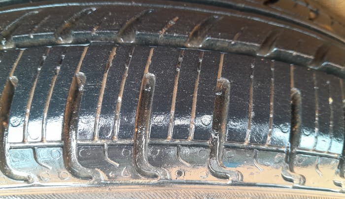 2016 Maruti Wagon R 1.0 VXI AMT, Petrol, Automatic, 48,882 km, Right Rear Tyre Tread