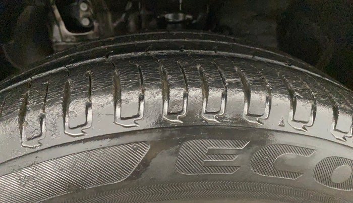 2020 Hyundai Elite i20 SPORTZ PLUS 1.2 DUAL TONE, Petrol, Manual, 27,176 km, Left Front Tyre Tread