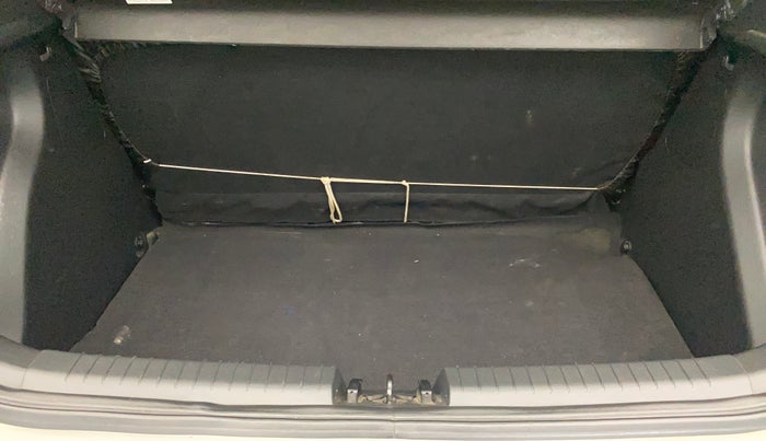 2020 Hyundai Elite i20 SPORTZ PLUS 1.2 DUAL TONE, Petrol, Manual, 27,176 km, Boot Inside