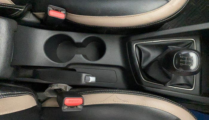 2020 Hyundai Elite i20 SPORTZ PLUS 1.2 DUAL TONE, Petrol, Manual, 27,176 km, Gear Lever