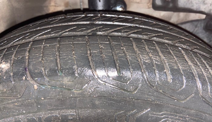 2016 Honda Amaze 1.2L I-VTEC S, Petrol, Manual, 58,118 km, Right Front Tyre Tread