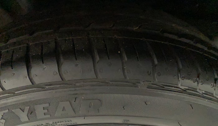 2020 Tata Tiago XZ+ 1.2 Revotron, Petrol, Manual, 10,211 km, Right Rear Tyre Tread