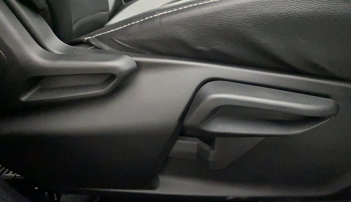 2020 Tata Tiago XZ+ 1.2 Revotron, Petrol, Manual, 10,211 km, Driver Side Adjustment Panel