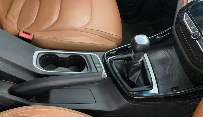 2021 MG HECTOR PLUS SELECT 2.0 DIESEL TURBO MT 7-STR, Diesel, Manual, 72,419 km, Gear Lever