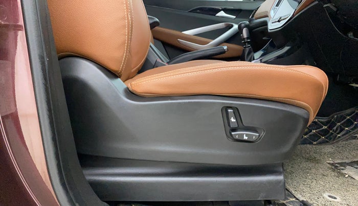 2021 MG HECTOR PLUS SELECT 2.0 DIESEL TURBO MT 7-STR, Diesel, Manual, 72,419 km, Driver Side Adjustment Panel