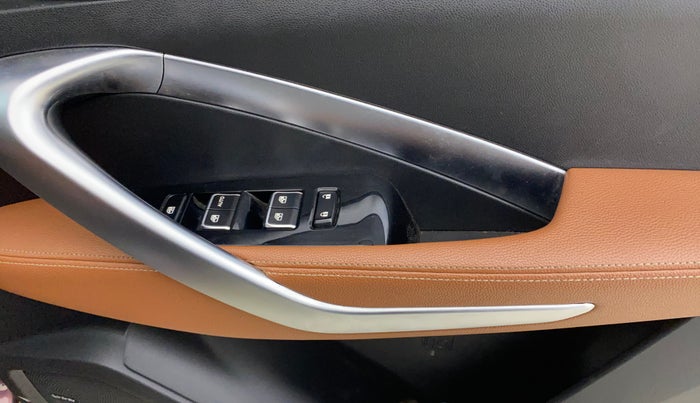 2021 MG HECTOR PLUS SELECT 2.0 DIESEL TURBO MT 7-STR, Diesel, Manual, 72,419 km, Driver Side Door Panels Control