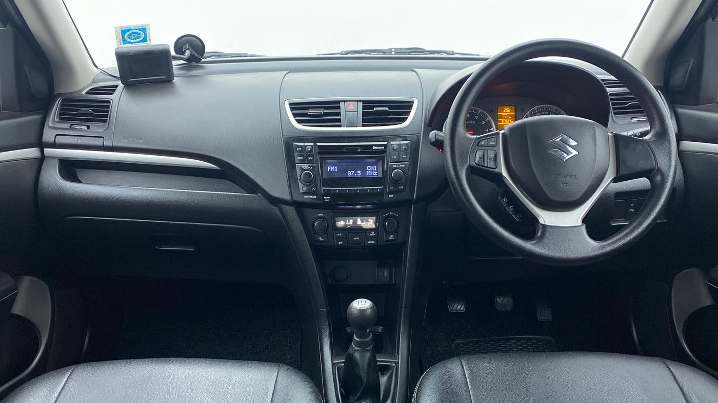 2017 Maruti Swift ZXI D, Petrol, Manual, 51,579 km, Dashboard