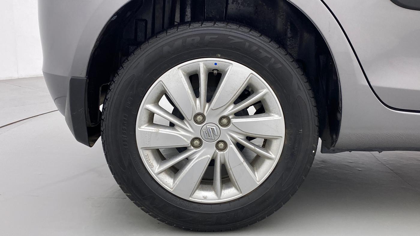 2017 Maruti Swift ZXI D, Petrol, Manual, 51,579 km, Right Rear Wheel