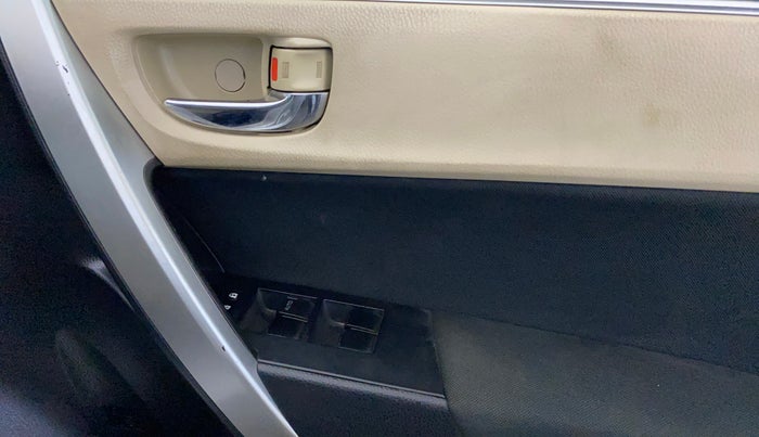 2016 Toyota Corolla Altis G CVT PETROL, Petrol, Automatic, 56,430 km, Driver Side Door Panels Control