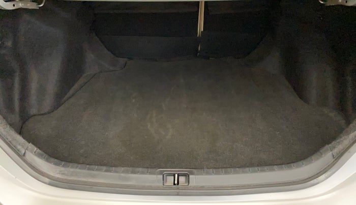 2016 Toyota Corolla Altis G CVT PETROL, Petrol, Automatic, 56,430 km, Boot Inside