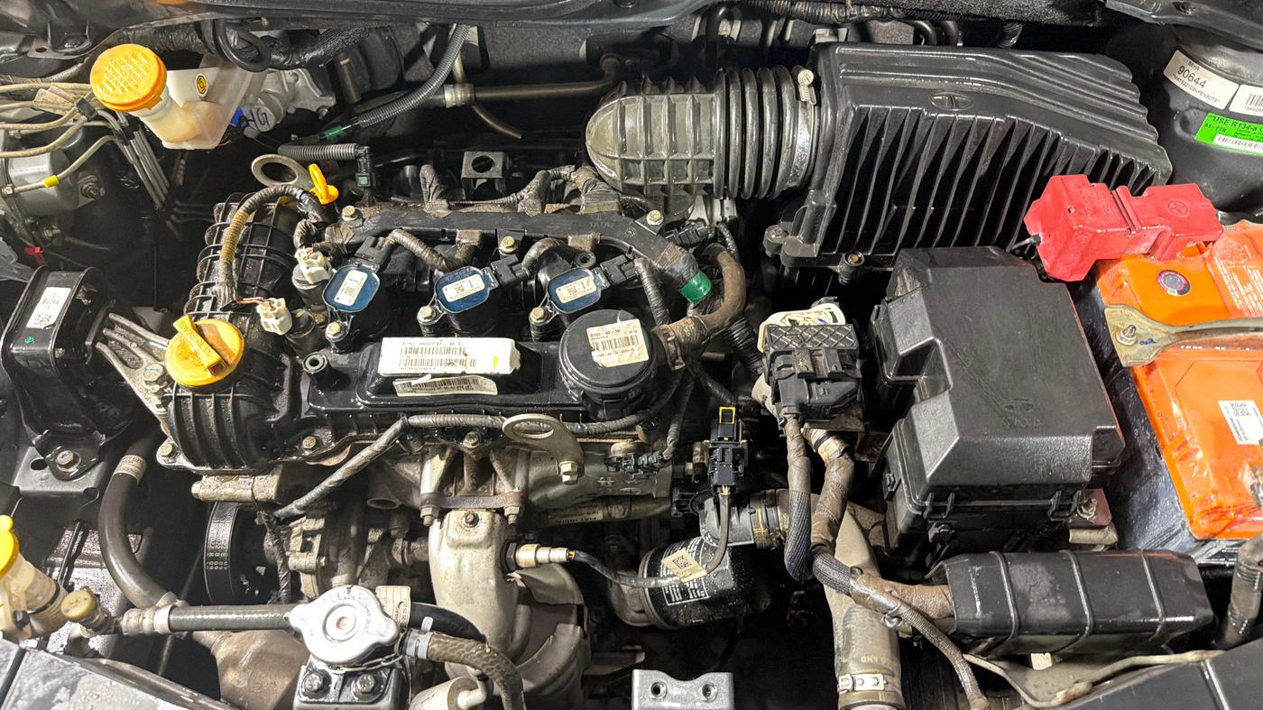 2022 Tata ALTROZ XT PETROL, Petrol, Manual, 54,918 km, Engine View